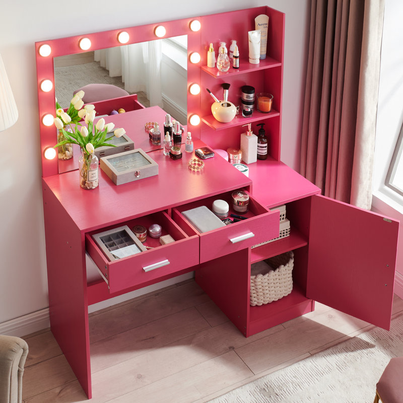 Nickisha Vanity, Black