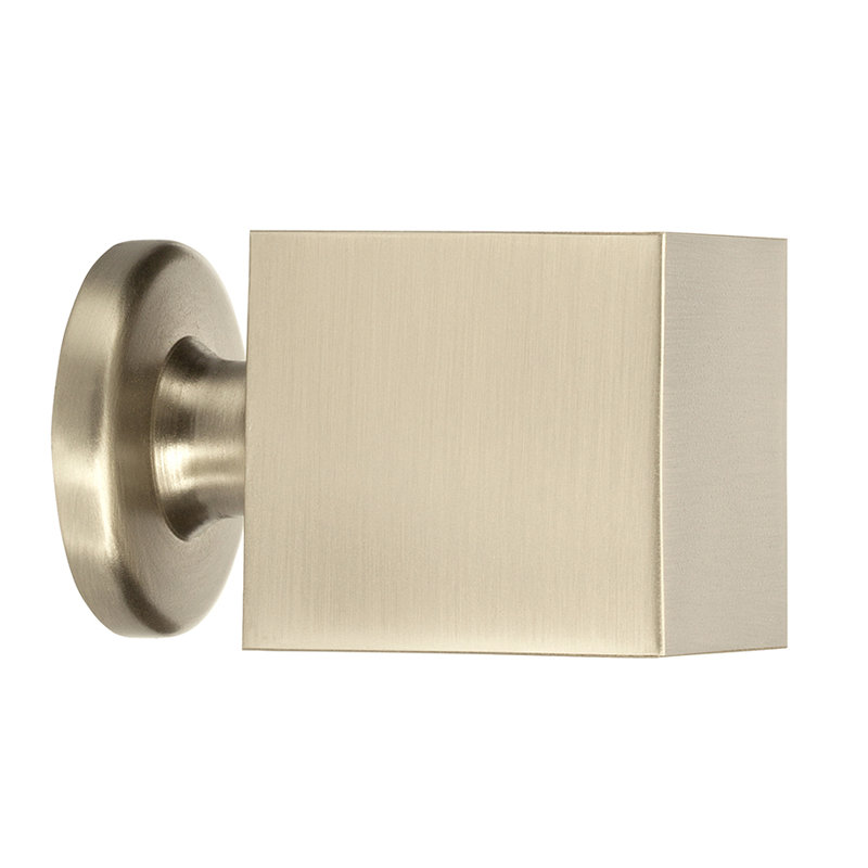 Poignée carrée Haute 15/16 po de longueur, Nickel brossé, H 1,18 po x l 1,25 po x P 1,25 po