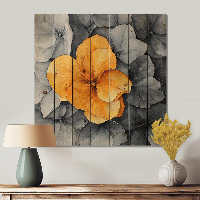 Pétales d'hortensias gris avec accent jaune I - impression d'hortensias sur bois de pin naturel
