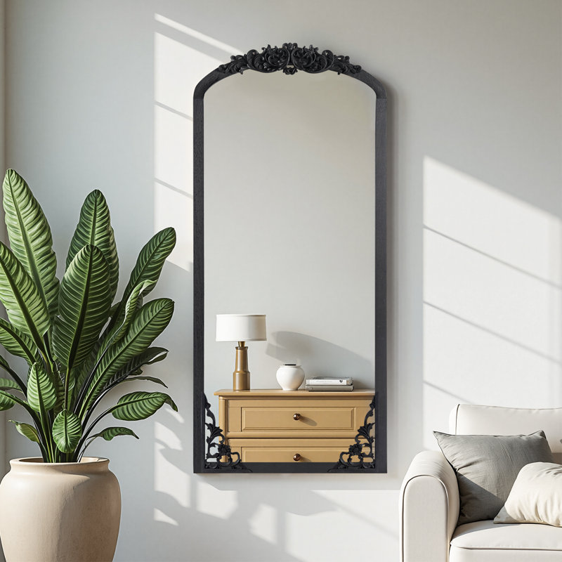 Miroir d'appoint mural Alexiyah, 69,3 po x 29,9 po, Noir