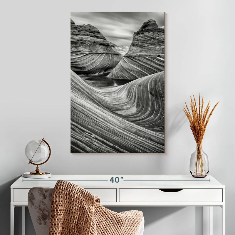 Alvord The Wave Monochrome, 30" H x 20" W