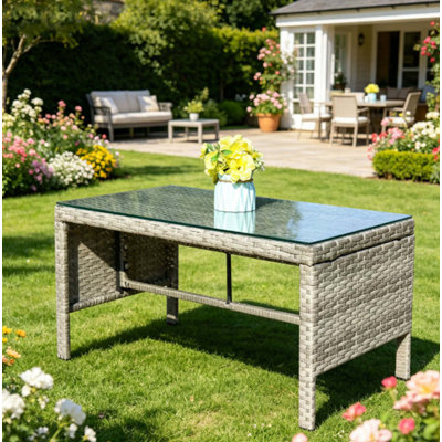 Table basse pour l'extérieur avec 1 table basse en verre trempé transparent