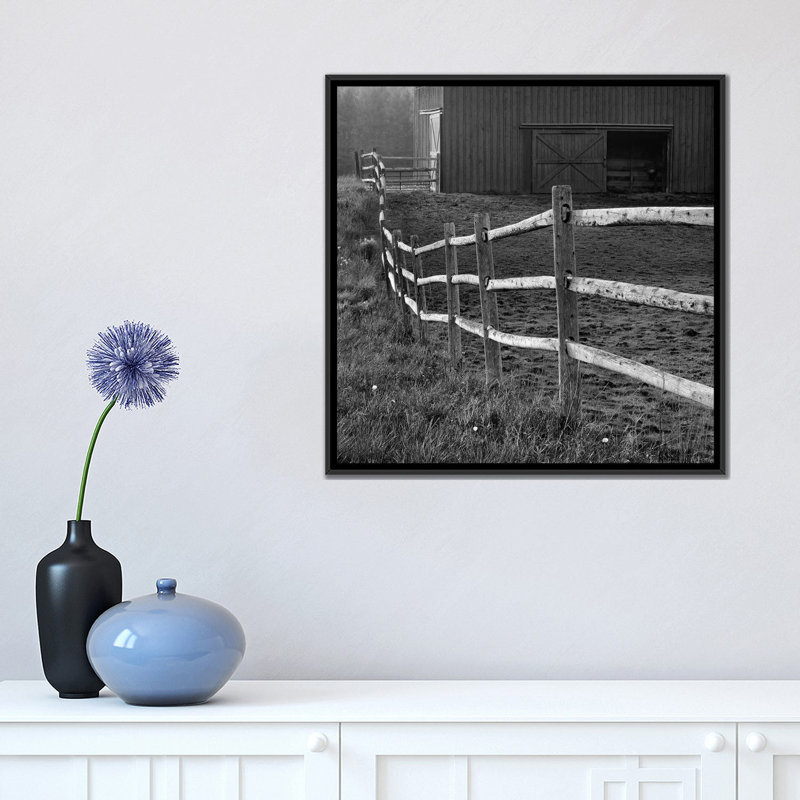 «Barn Fence», photographie sur toile, H 18 po x l 18 po x P 1,5 po, Toile encadrée noire, Pas de tapis