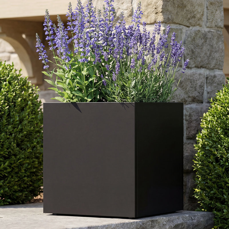 Boîte à fleurs en métal avec trous de drainage Giorgi, H 26 po x l 13 po x P 13 po