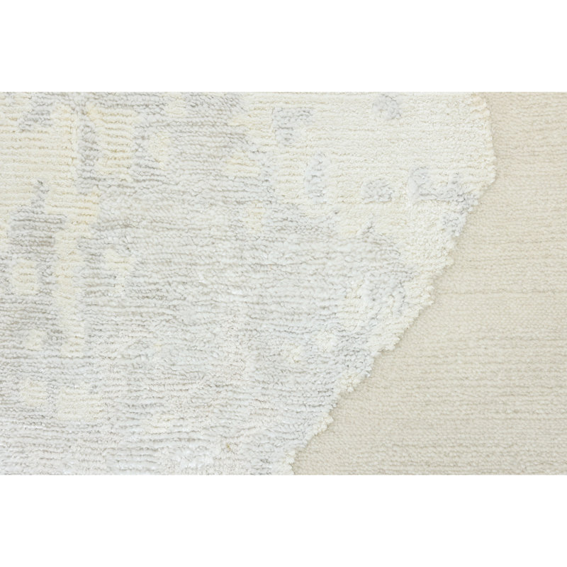Tapis blanc et ivoire de haute qualité noué à la main, Rectangle de 5 pi x 8 pi