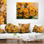 Fleurs jaune vif dans le jardin - Coussin décoratif à imprimé floral