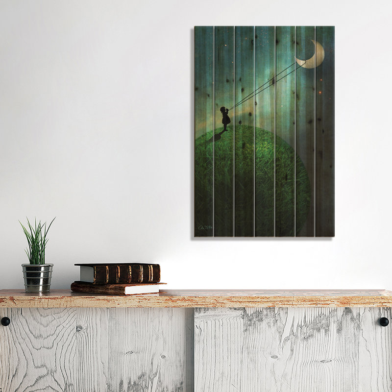 «Chassant la lune» par Catrin Welz-Stein - Peinture sur bois sans cadre, H 40 po x l 26 po x P 1,5 po