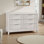 Commode Flo 60 po, 6 tiroirs, bois blanc antique, poignées chromées