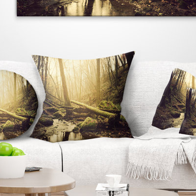 Stream in the Dark Wild Forest - Coussin imprimé forêt