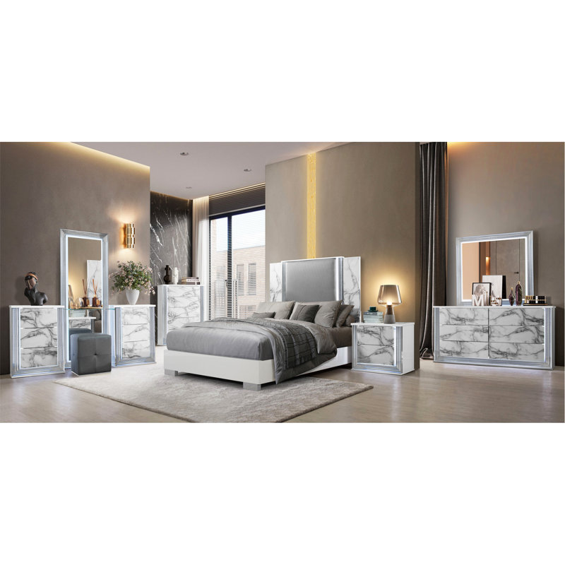 Moon Smooth Mirror With Led, Sleek And Modern Design, High Gloss Finish, Built-In Led For Enhanced Illumination.