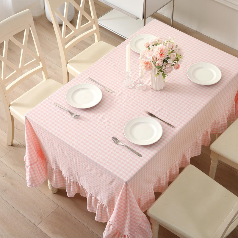 Nappe rectangulaire à carreaux vichy blanc rosé à volants 120" x 60"