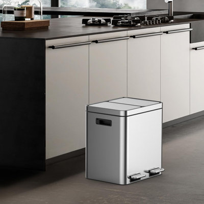 Poubelle à pédale en acier inoxydable à 3 compartiments avec couvercles à fermeture en douceur et seaux intérieurs amovibles en plastique amovibles pour la cuisine, la maison et le bureau