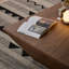 Table basse simple de style campagne américaine-348617720