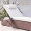 Chaise longue d'extérieur en osier inclinable avec table d'appoint et coussins-901543391