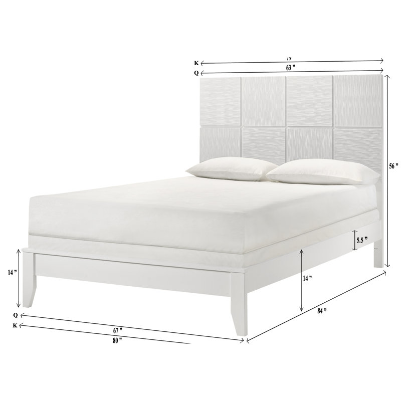Grand lit, conception contemporaine, panneaux avant texturés, tête de lit à panneaux géométriques, finition blanche, cadre de lit en bois, style de chambre à coucher
