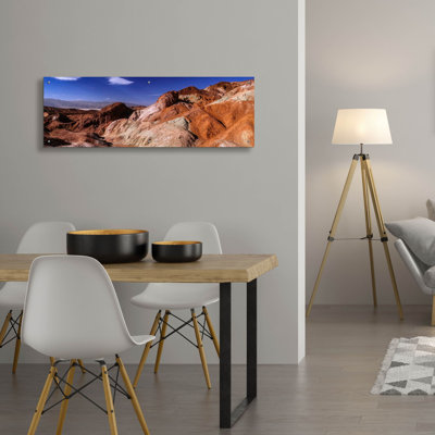 «Vallée de la mort - artistes palette 2» par Epic Portfolio, art mural en verre acrylique, 48 po x 16 po