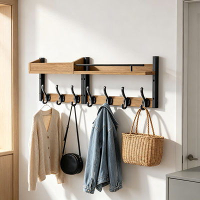 Porte-manteau mural avec tablette, patère d'entrée avec crochets en bois et en métal, organisateur de couloir de style rustique.