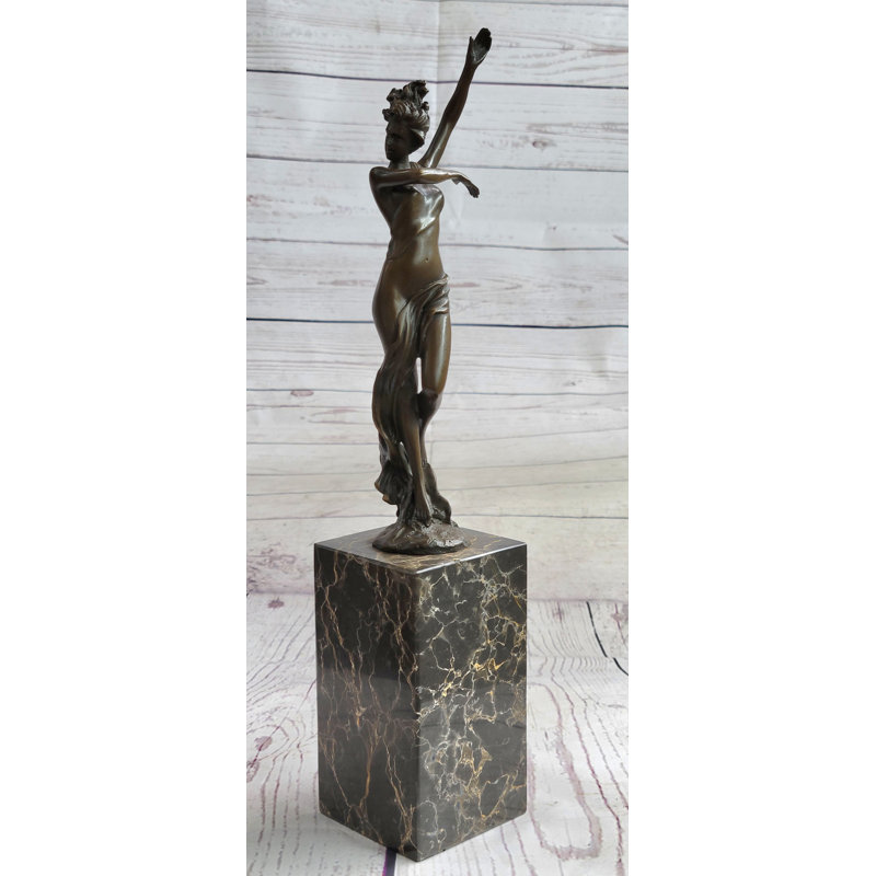 Enguerrand Figurines & Sculptures