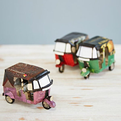 Figurines & Sculptures