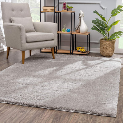 Tapis gris moderne à poils longs