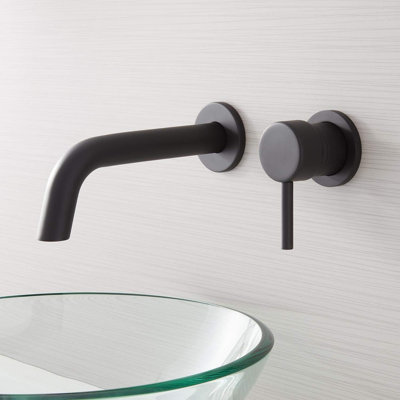 Robinet de salle de bain mural Signature Hardware - noir mat