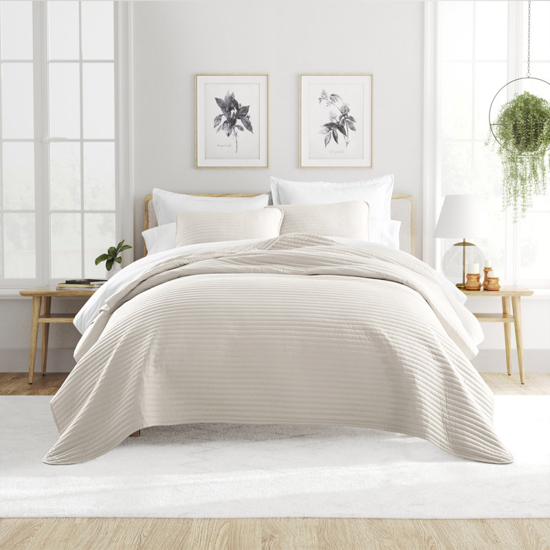 Becky Cameron Lightweight All Season Stripe Stitch Quilt Set with Shams, Natural, Full/Queen Quilt + 2 Standard Shams
