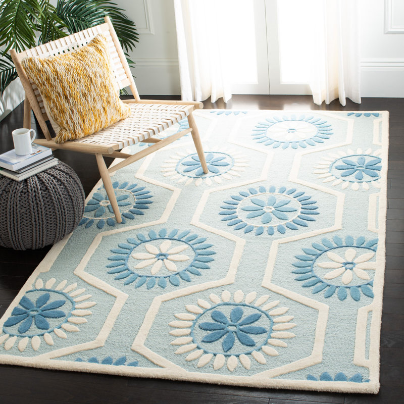 Cannen Hand Tufted Wool Floral Rug, Rectangle 5' x 8'