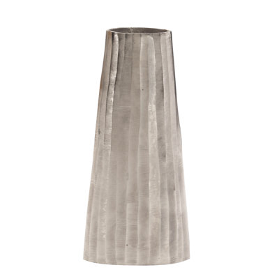 Vase en métal