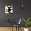  «Coffee Stained 1» par Alonzo Saunders, art mural en verre acrylique, 24 po x 24 po