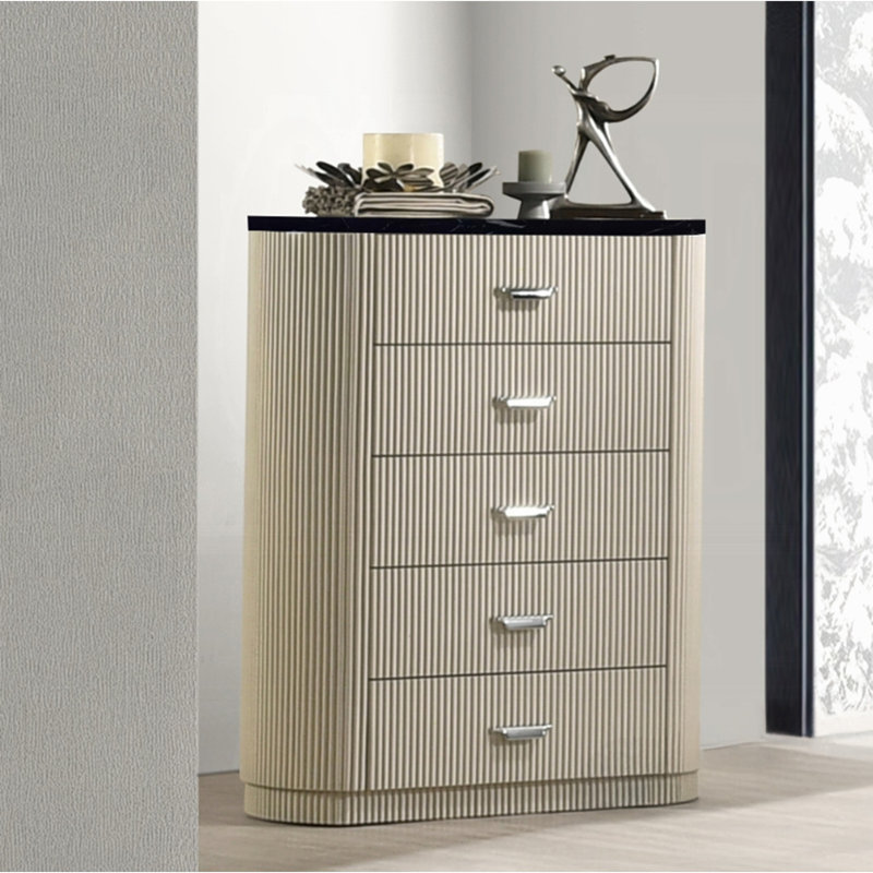 Commode beige Travonte avec surface en marbre noir