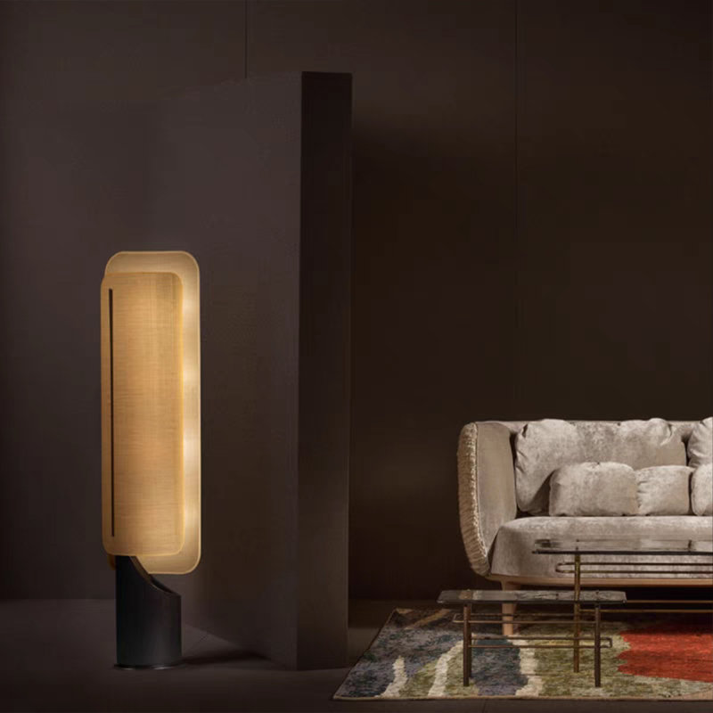 Lampe sur pied à DEL en métal