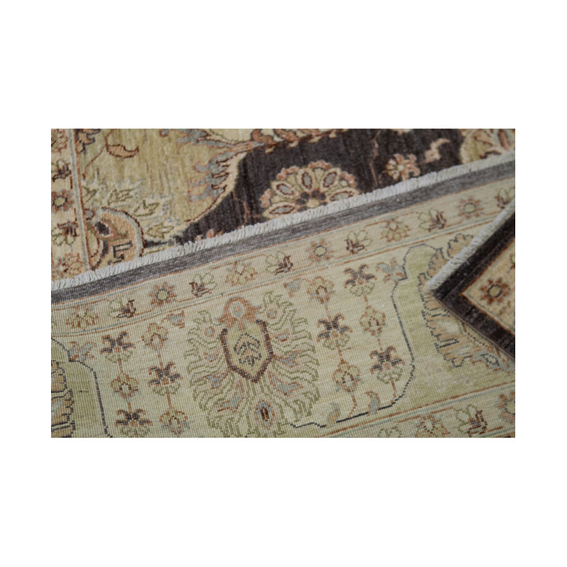 Tapis brun et ivoire de haute qualité noué à la main