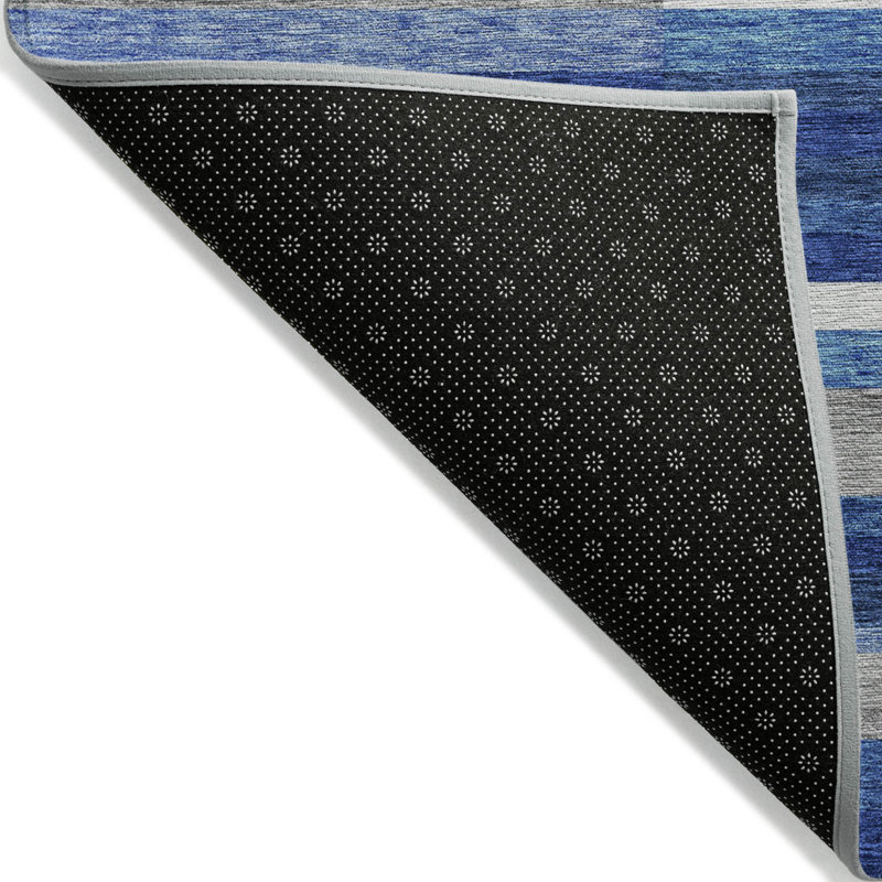Tapis intérieur lavable rayé bleu marine et bleu denim HomeRoots 3 pi x 5 pi