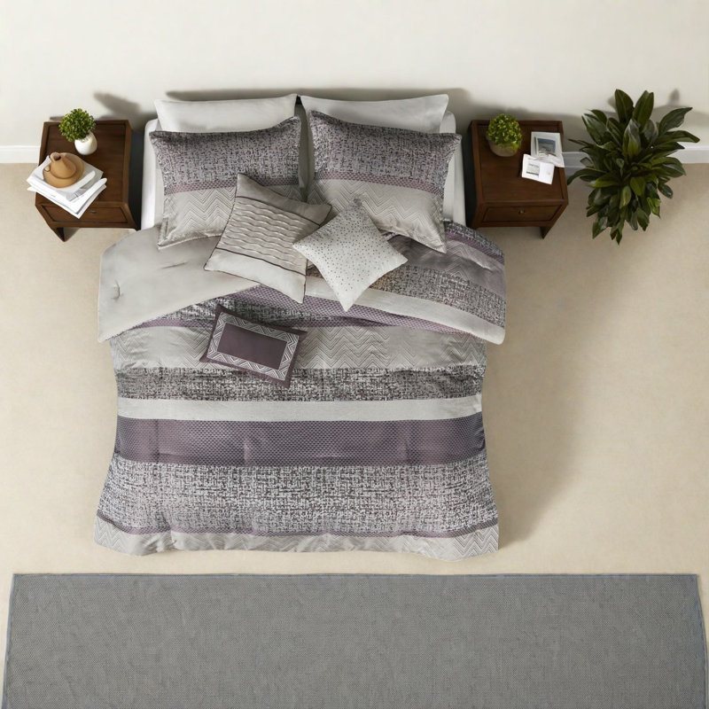 Ensemble de literie luxueux en jacquard de polyester 7 pièces, très grand californien, style sophistiqué pour la maison