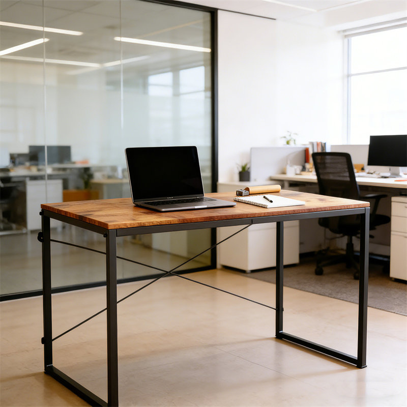 Petit bureau d'ordinateur à finition rouille - Bureau d'écriture moderne en forme de X