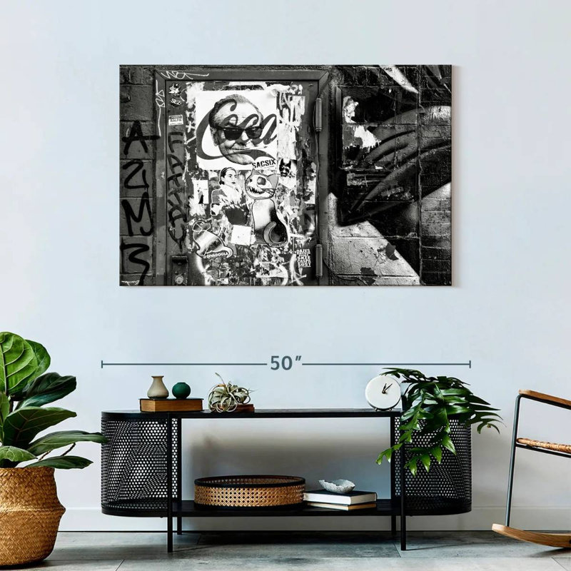 Sireci Manhattan, 30" H x 45" W