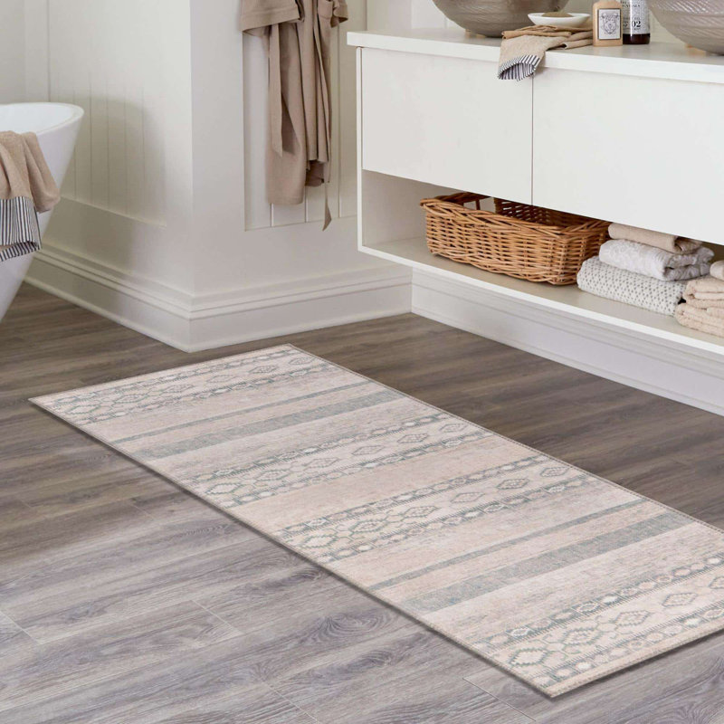 Aucion Chenille Geometric Indoor Rug, Runner 2' x 6'