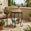 Table d'appoint d'extérieur pour patio, table de bout de patio ronde avec tablette de rangement et structure en métal pour balcon, jardin et porche