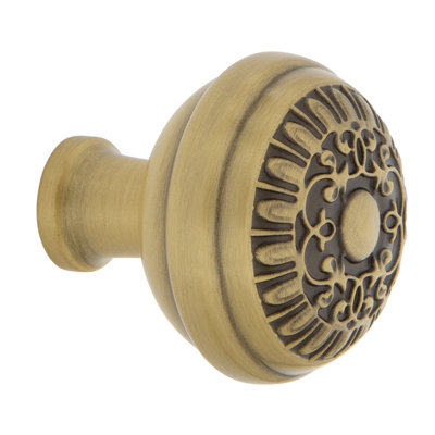 Egg and Dart 1 3/8" Diameter Round Knob