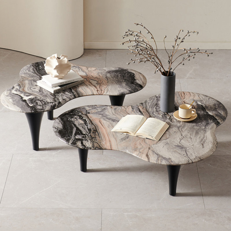 Table basse légère et luxueuse