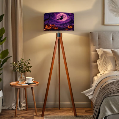 Lampe sur pied à trépied PeeNoke Halloween citrouille sous la lune mauve Sorcière silhouette chauves-souris Spooky Lampe de plancher à DEL à intensité variable avec pieds en bois de hêtre et abat-jour en lin détachable pour salon et chambre à coucher