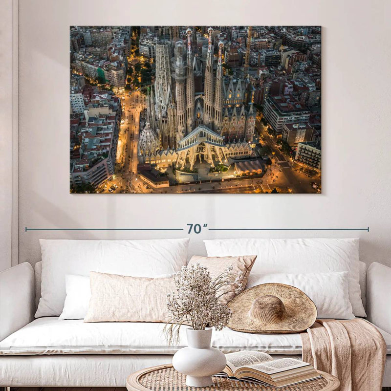 Lilie Sagrada Familia la nuit, H 34 po x l 51 po