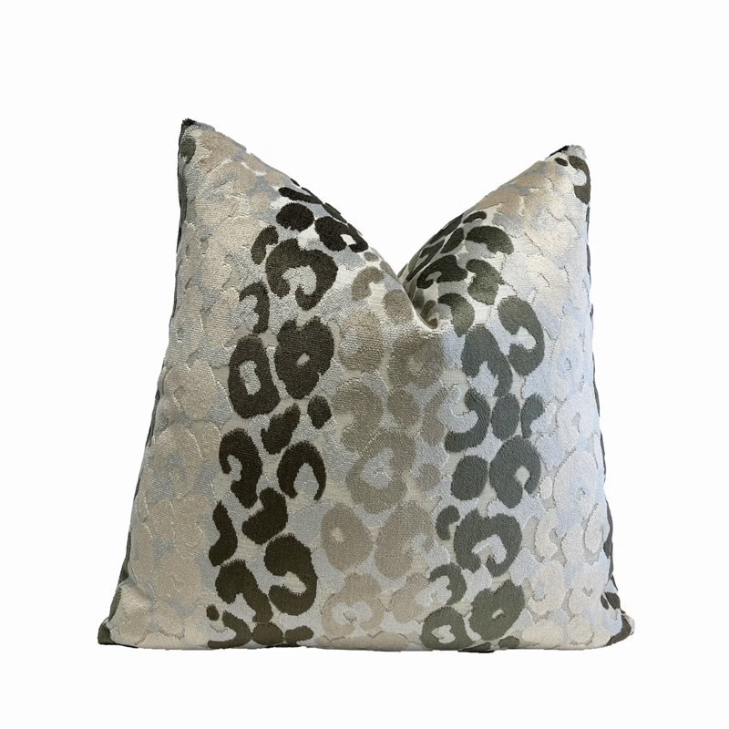 Housse de coussin en velours à rayures léopard, H 22 po x l 22 po, Blanc / vert / gris / léopard argenté