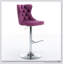 Tabourets de bar pivotants en velours avec hauteur de siège réglable, base chromée et soutien lombaire pour plus de confort et de style-421688189