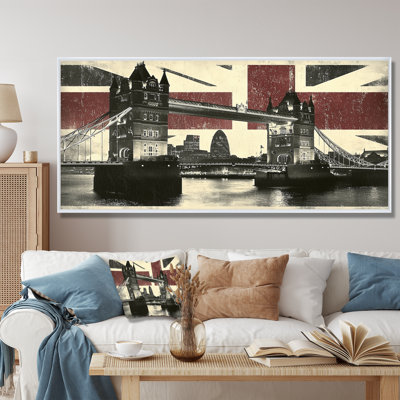Impression sur toile rétro Tower Bridge Lights In London UK I - England