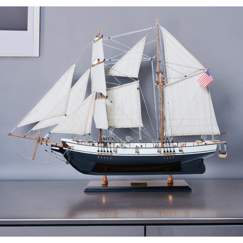 Bateau décoratif 26 "peint en noir et blanc 1847 Harvey 26"