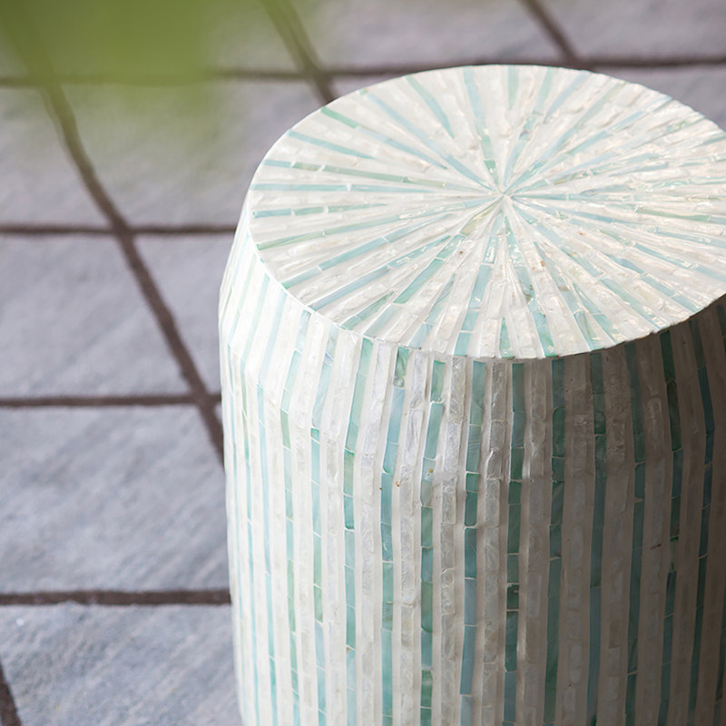 Tabouret d'appoint avec motif rayé