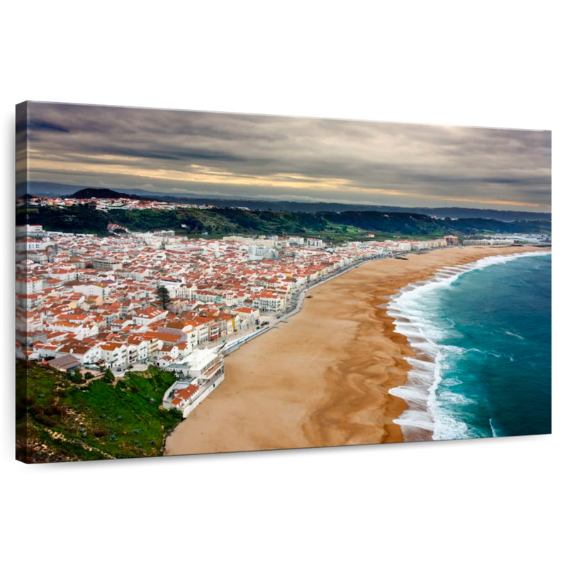 Gillard Nazare Seaside Town