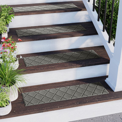 WaterHog® Argyle 8.5 in. x 30 in. Indoor Outdoor Stair Treads Set/4