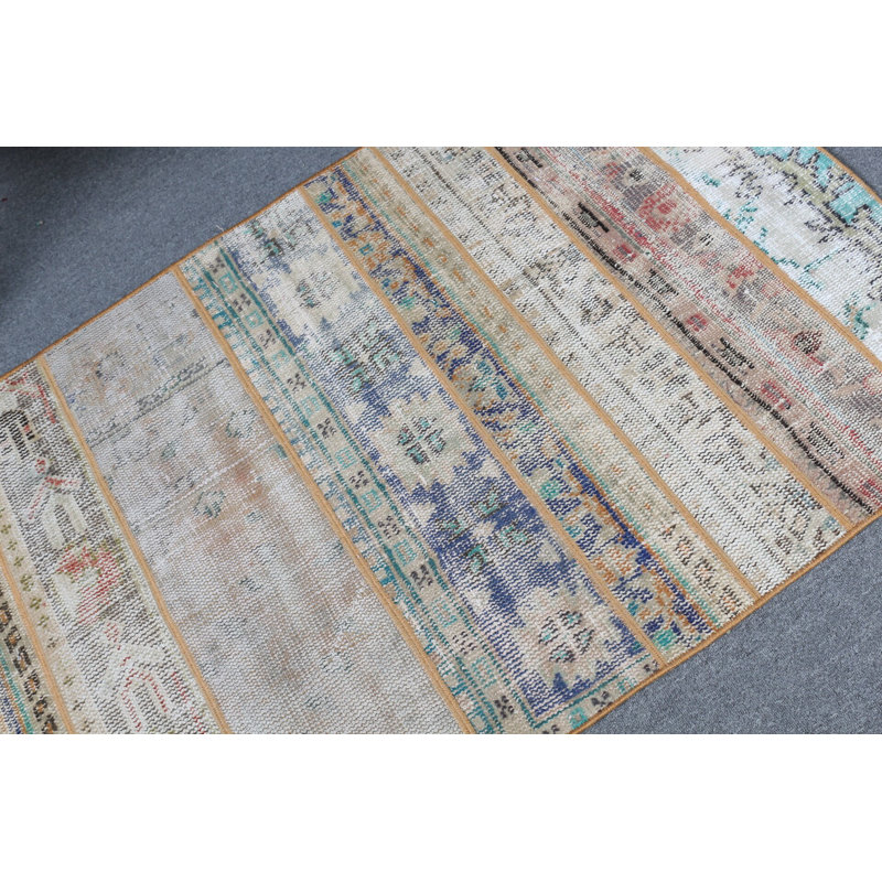 Tapis turc rétro à rayures offrant une élégance bohème chic pour votre espace de vie